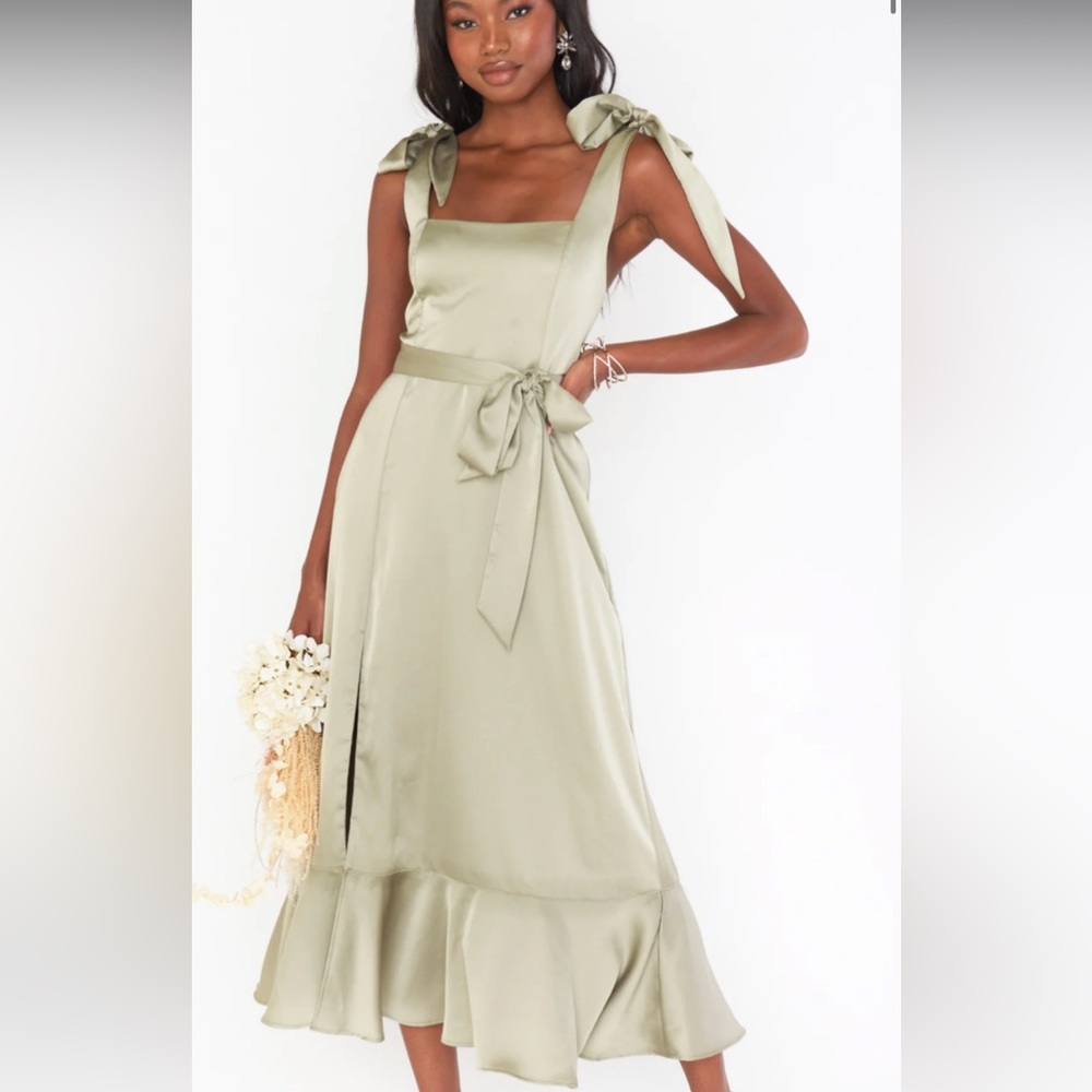 Show me your MuMu Claire midi dress